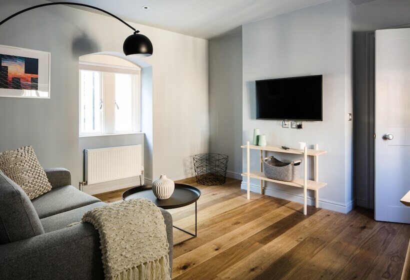 Hiding Space   St Catherine S Hospital