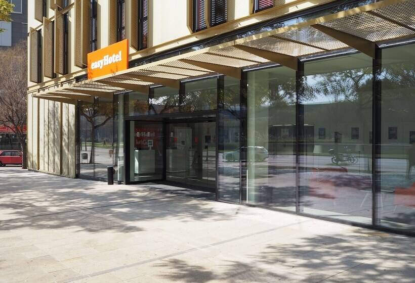 Easyhotel Barcelona Fira
