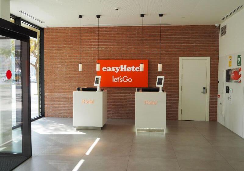 Easyhotel Barcelona Fira