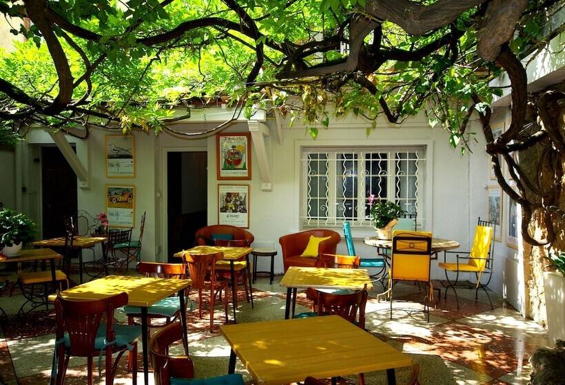 Отель L Atmosphere