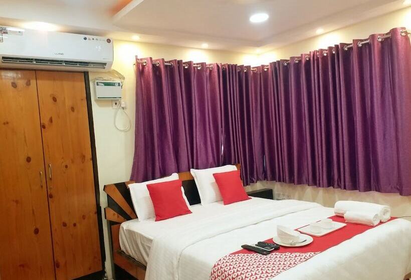 Отель Oyo 12812 Four Seasons Villa