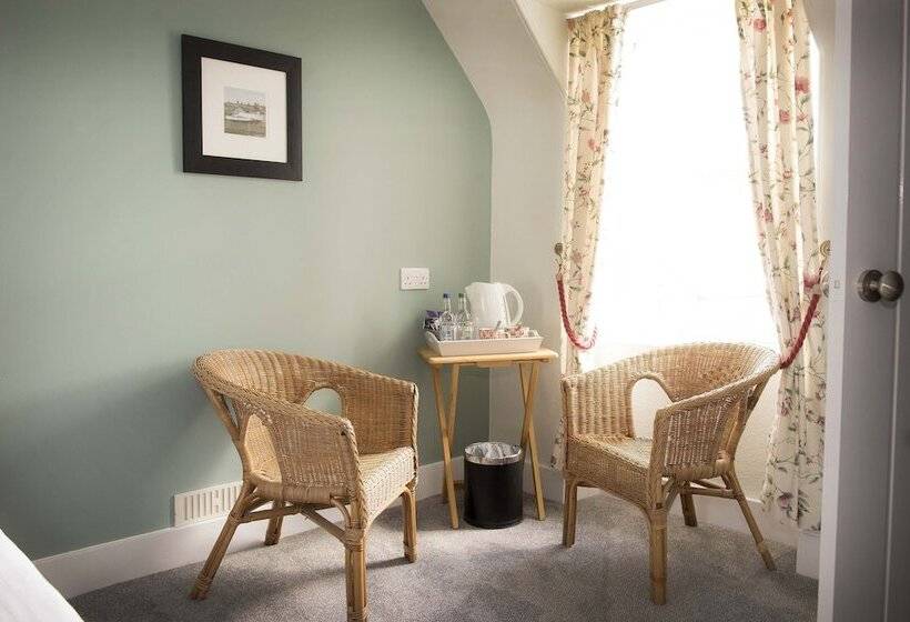 ホテル The Royal Oak