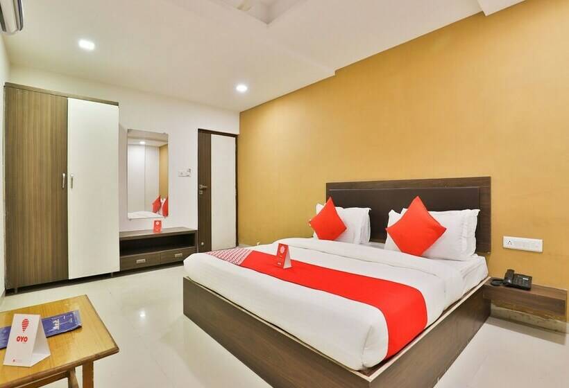 Oyo 12800 Hotel Vlee