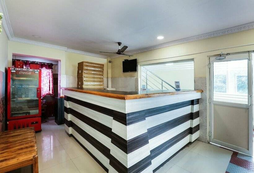 Oyo 12973 Hotel Crystal