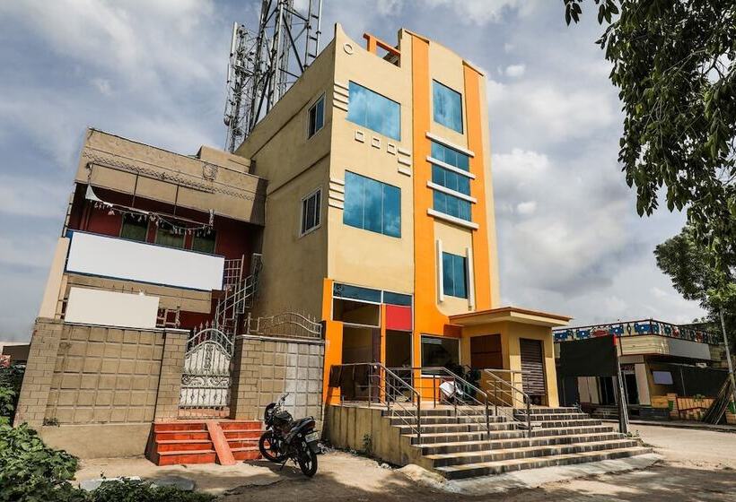 Oyo 12973 Hotel Crystal