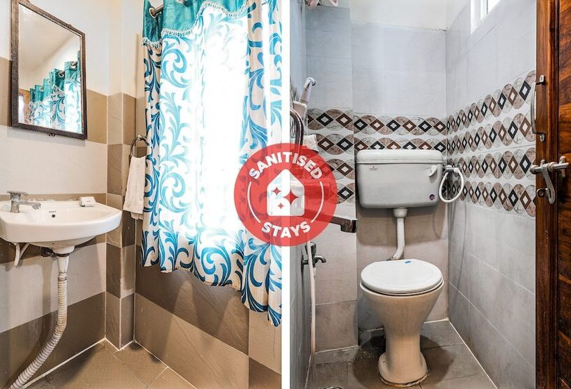 Oyo 12973 Hotel Crystal