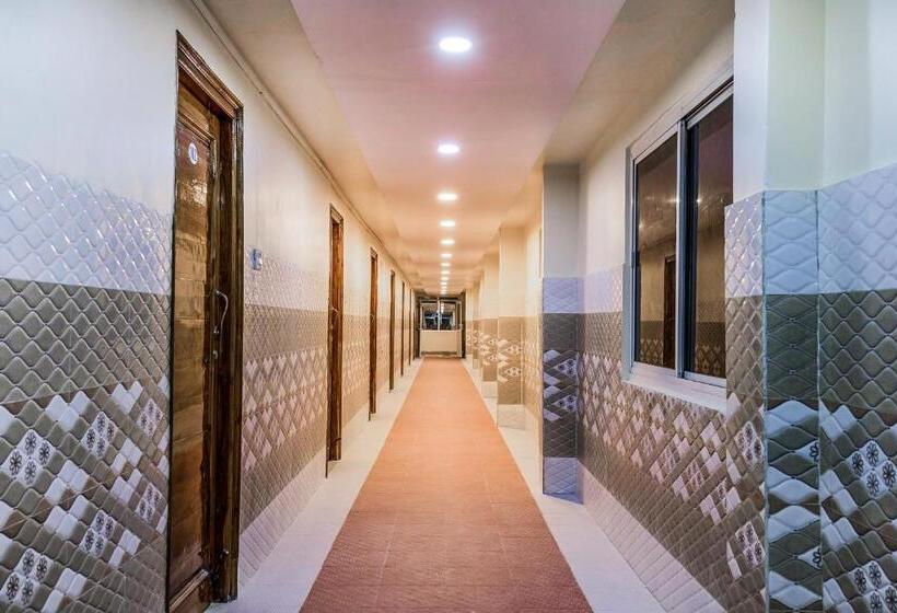 Oyo 12973 Hotel Crystal