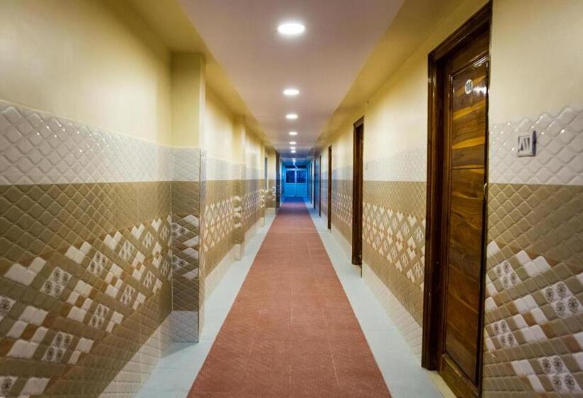 Oyo 12973 Hotel Crystal