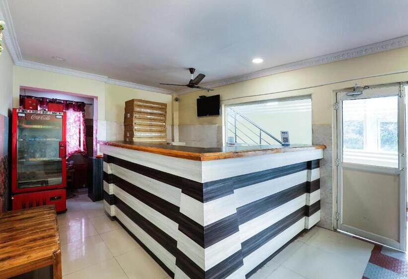 Oyo 12973 Hotel Crystal