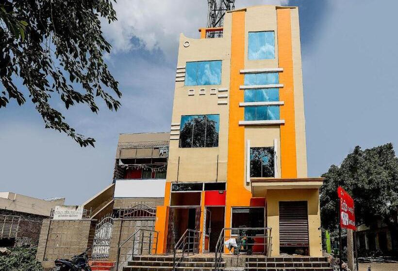 Oyo 12973 Hotel Crystal