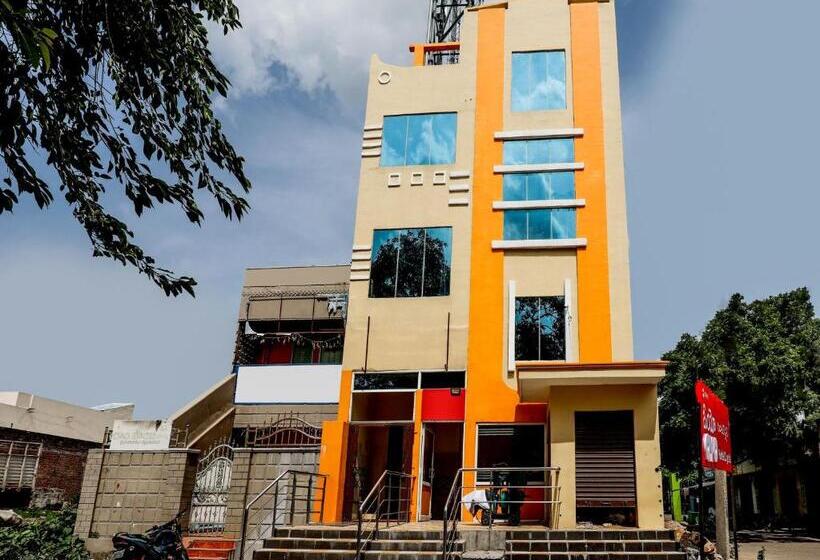 Oyo 12973 Hotel Crystal