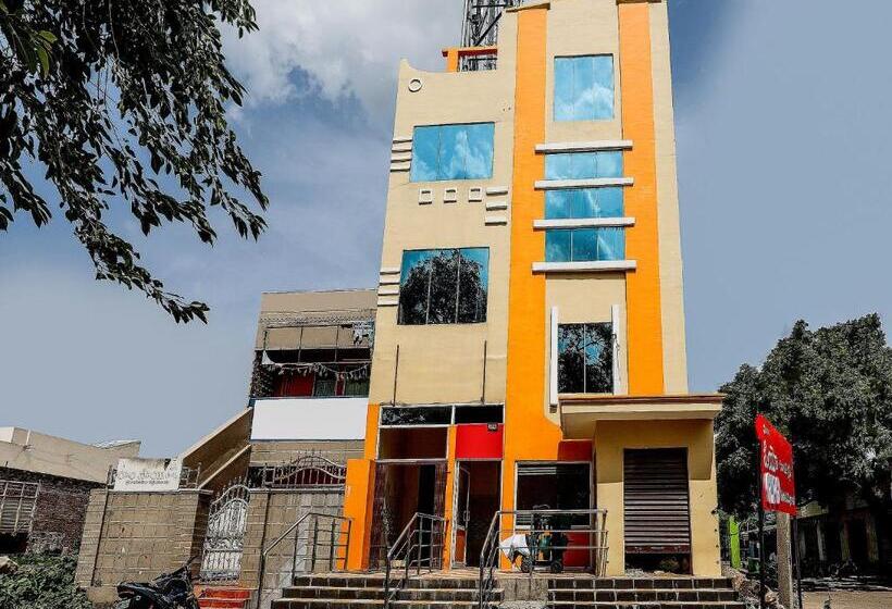 Oyo 12973 Hotel Crystal