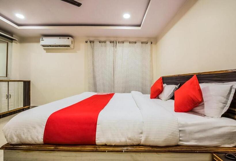 Oyo 12973 Hotel Crystal