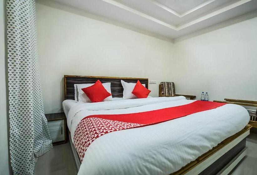 Oyo 12973 Hotel Crystal