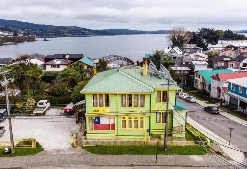 بنسيون 13 Lunas Hostel