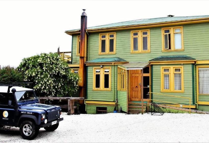 بنسيون 13 Lunas Hostel