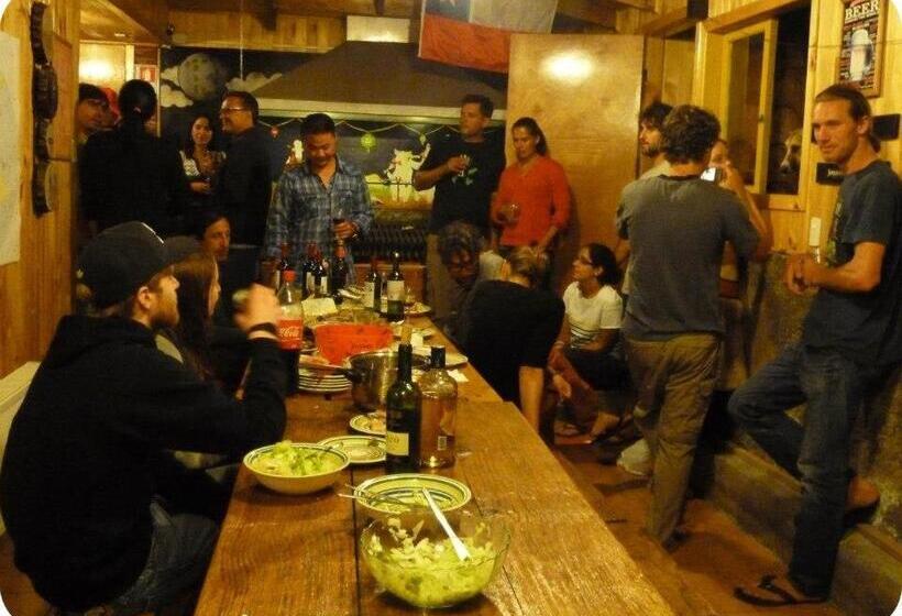 بنسيون 13 Lunas Hostel