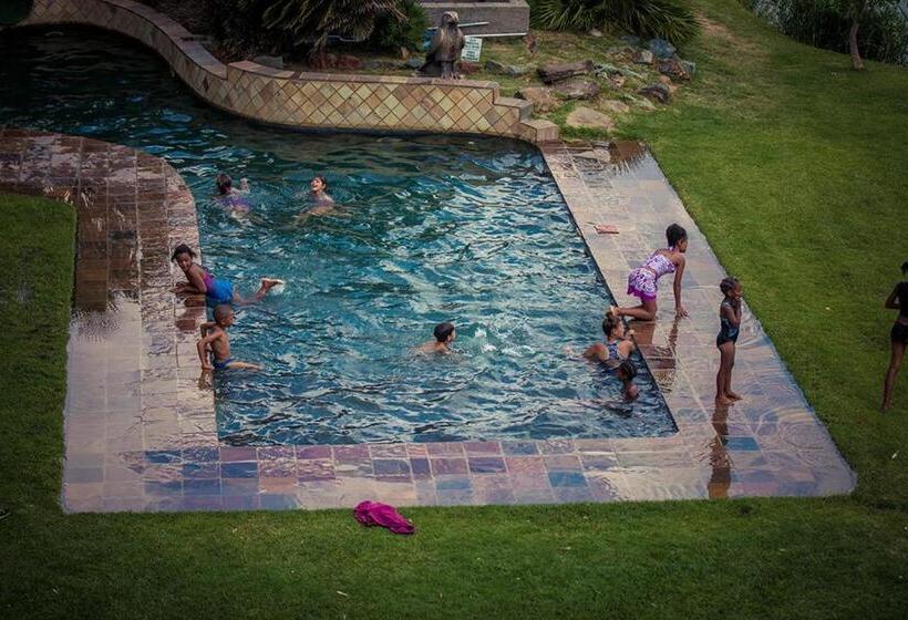 ペンション Broadwater River Estate