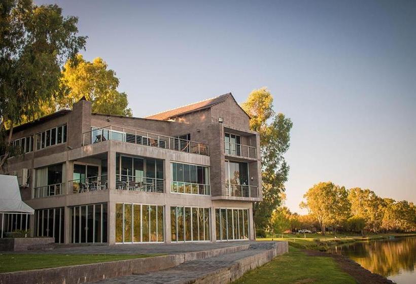 بنسيون Broadwater River Estate