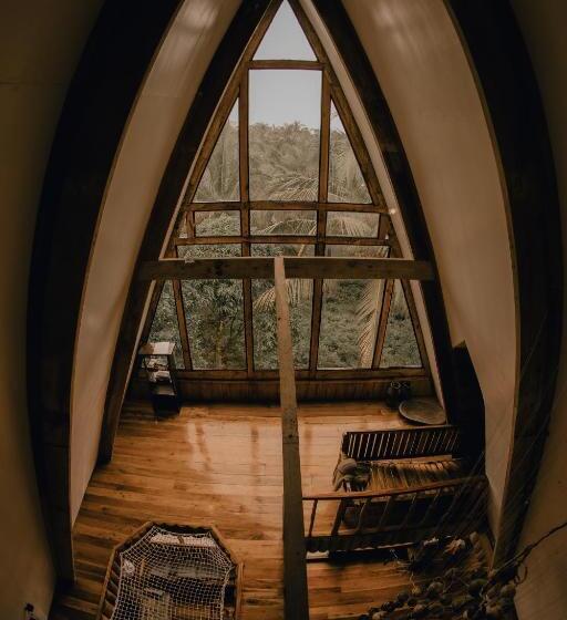 پانسیون Camiguin Volcano Houses   A Frame House