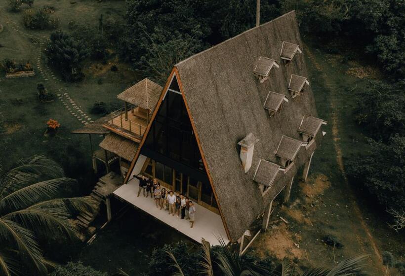 پانسیون Camiguin Volcano Houses   A Frame House