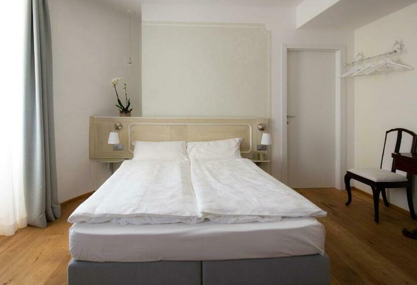 پانسیون Torrione Trento