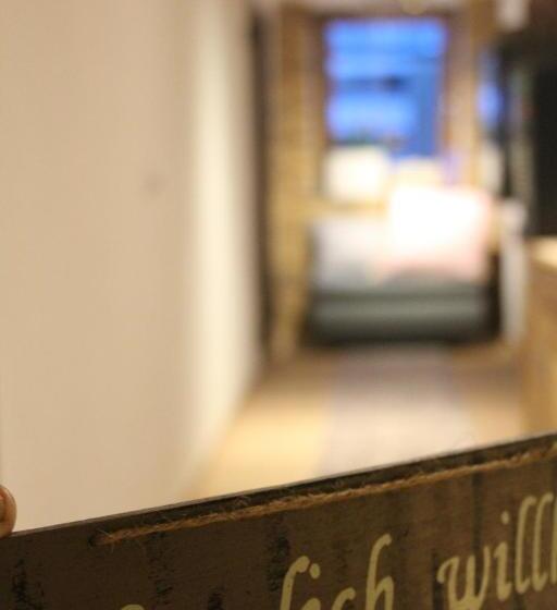 ユースホステル Gästehaus Chaplin