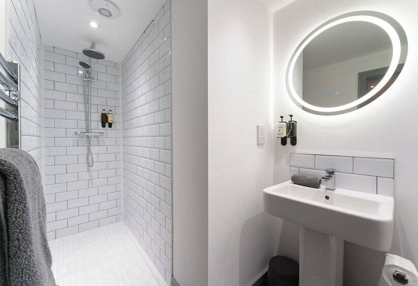 ベッドアンドブレックファースト The Madison