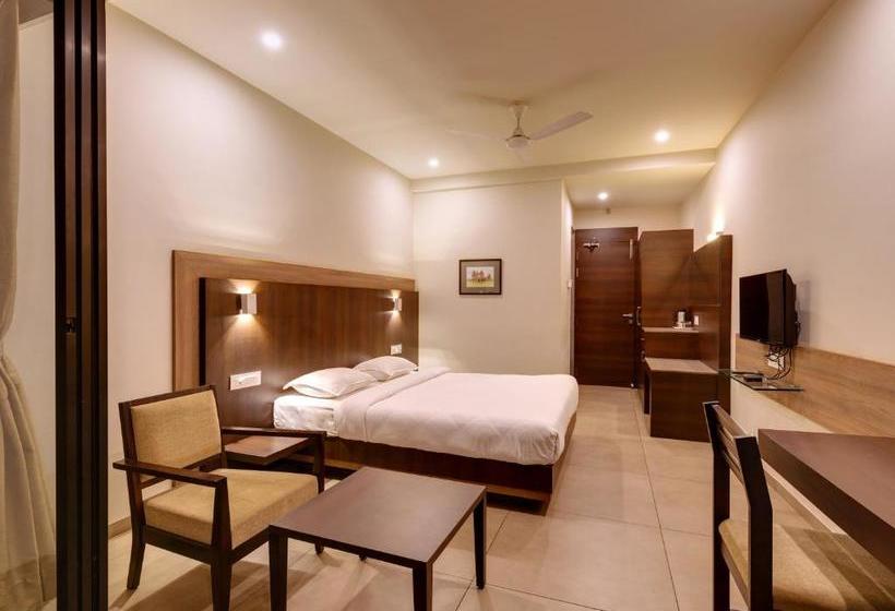 בית מלון כפרי Classic Mid Town