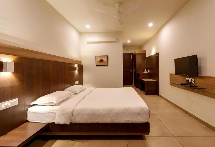 בית מלון כפרי Classic Mid Town