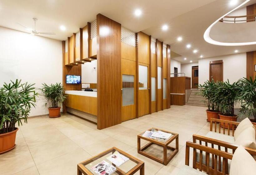 فندق Classic Mid Town