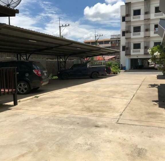 בית מלון כפרי Vatchara Northgate