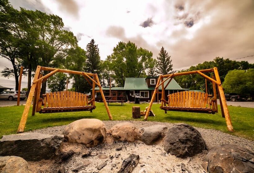 汽车旅馆  Chinook Winds Lodge