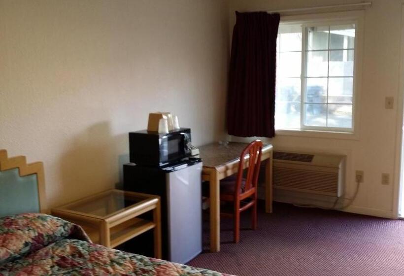 モーテル Redwood Inn Willits