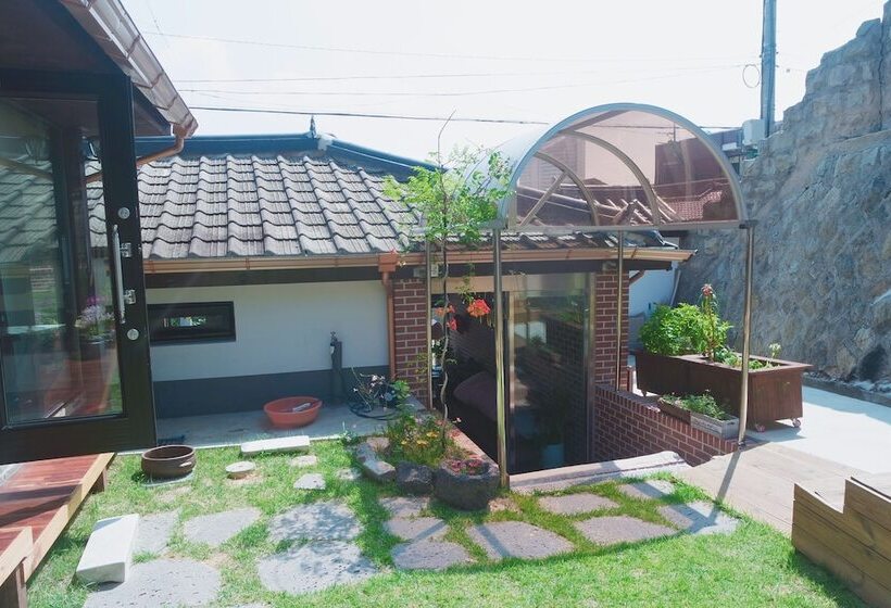 Пансион Springtime Guest House