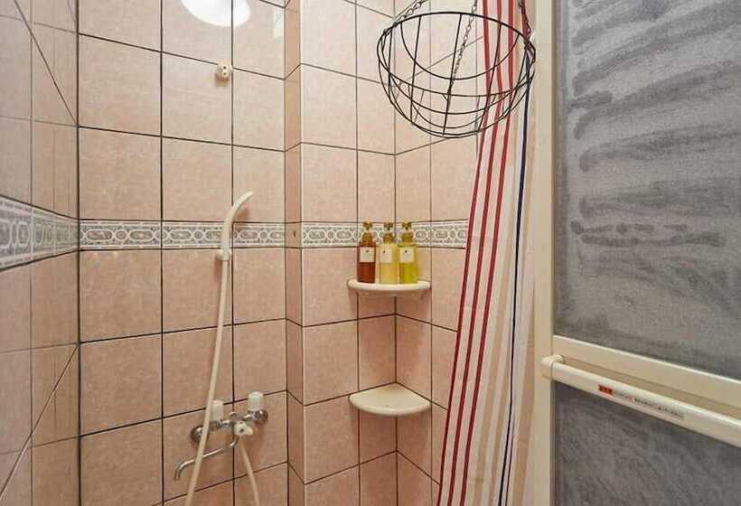 פנסיון Guest House Umusan