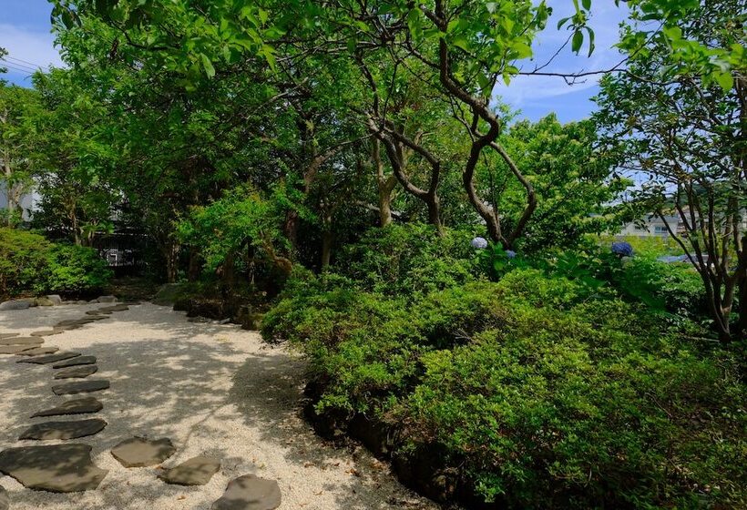 ペンション Tokiwa   Kamakura Backpackers