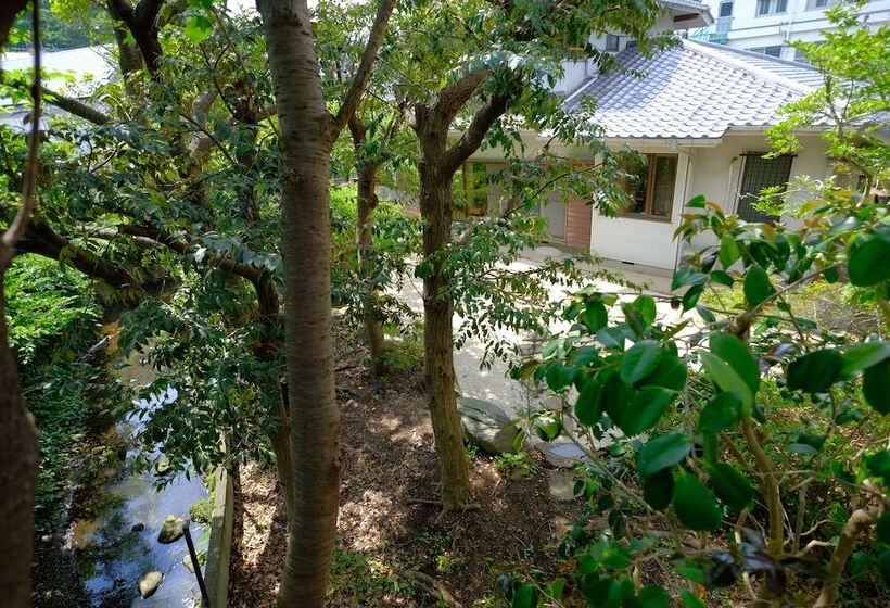 ペンション Tokiwa   Kamakura Backpackers