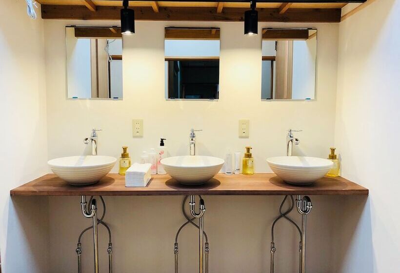 ペンション Tokiwa   Kamakura Backpackers