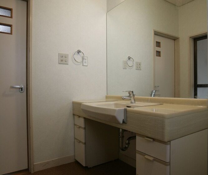 ペンション Tokiwa   Kamakura Backpackers