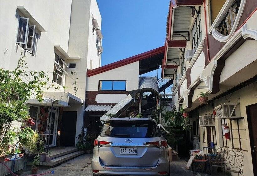 هاستل Casa Sarmiento Travelers Inn