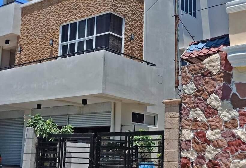 هاستل Casa Sarmiento Travelers Inn