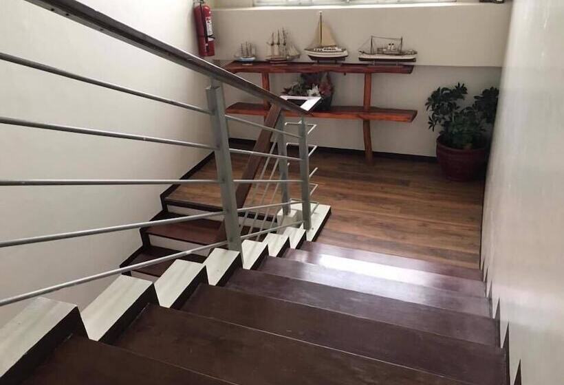 فندق صغير Casa Sarmiento Travelers Inn