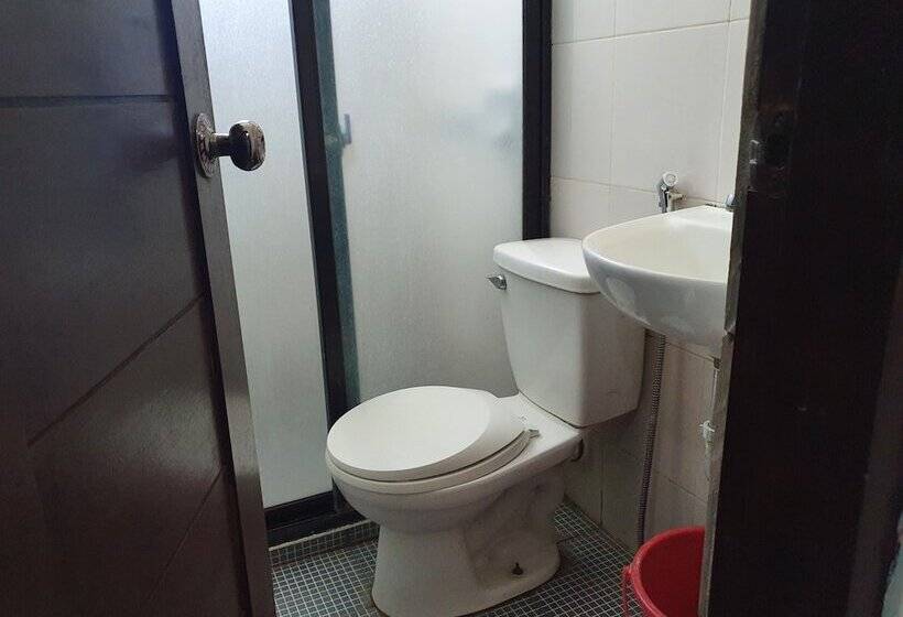 هاستل Casa Sarmiento Travelers Inn