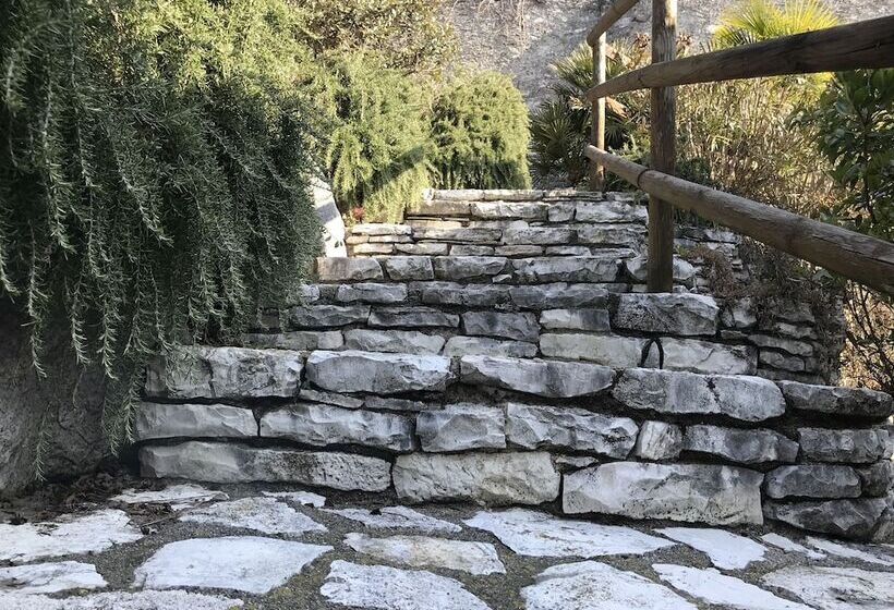 مبيت وإفطار Il Sasso Bianco