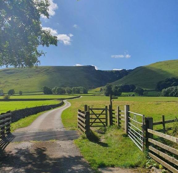 Dunscar Farm Bed & Breakfast