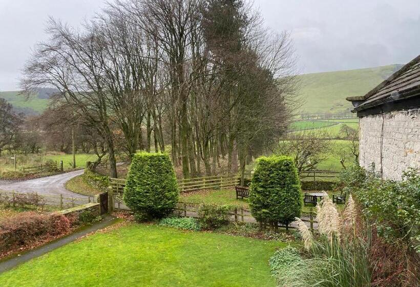 Dunscar Farm Bed & Breakfast