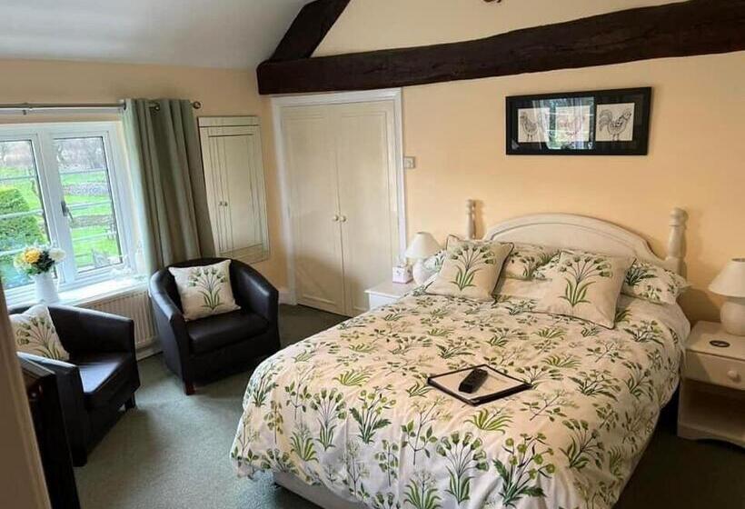 Dunscar Farm Bed & Breakfast