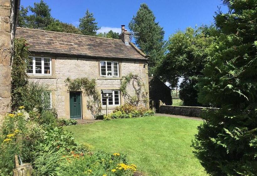 Dunscar Farm Bed & Breakfast