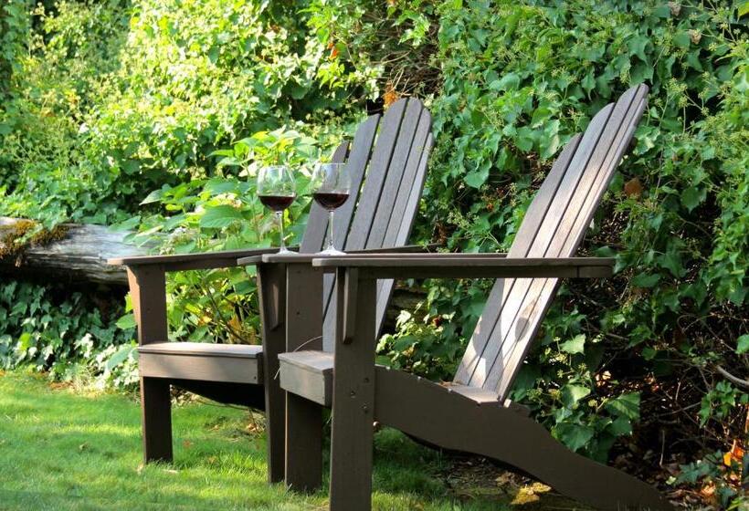 בית מלון כפרי Coho Cottages